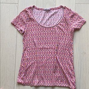GAP short sleeve tee shirt with pretty design